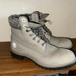 Timberland Gray Boots with Fold-Down Collar and Durable Sole